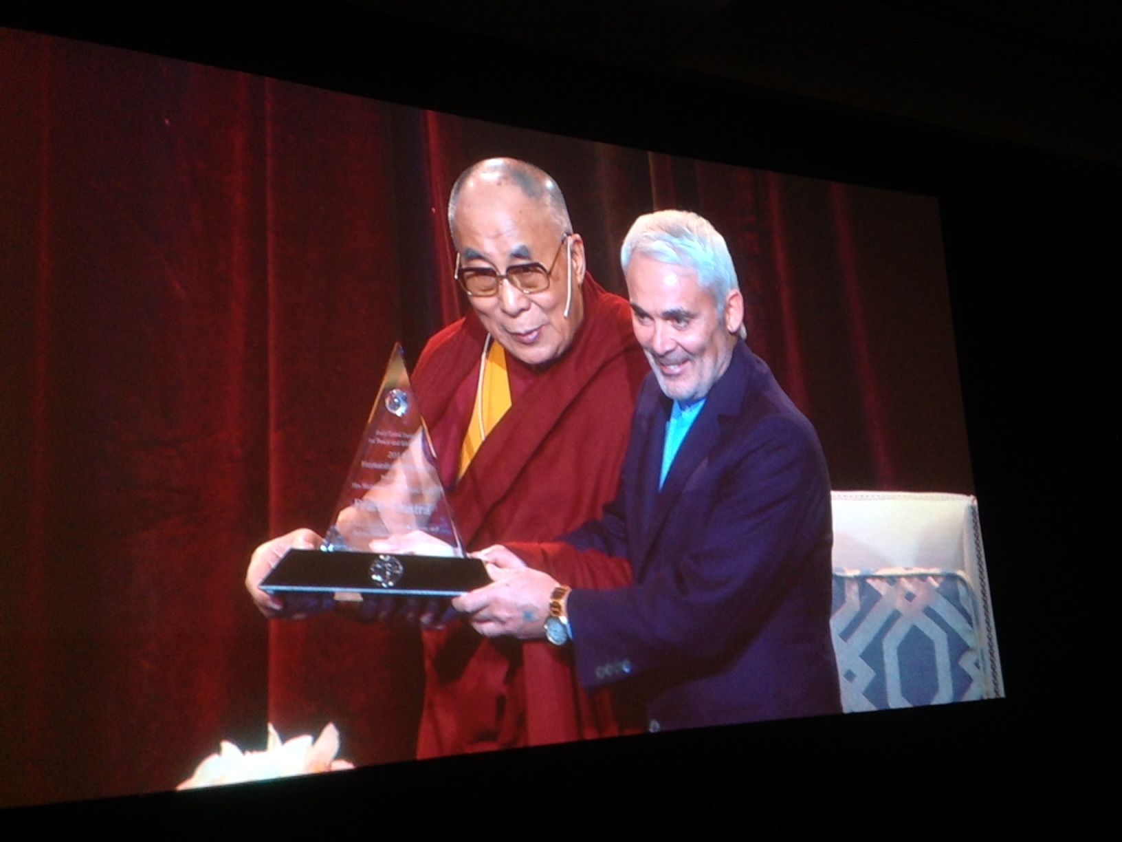 Entrepreneur Frank Giustra receives the Dalai Lama Humanitarian Award (CEO.ca photo)
