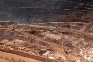 Mining operations at Yatela will end Sept 30, 2013 (Company)