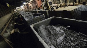 Uranium ore is loaded into rail cars at AREVA's mine (Photo: Vladimir Weiss/Bloomberg)